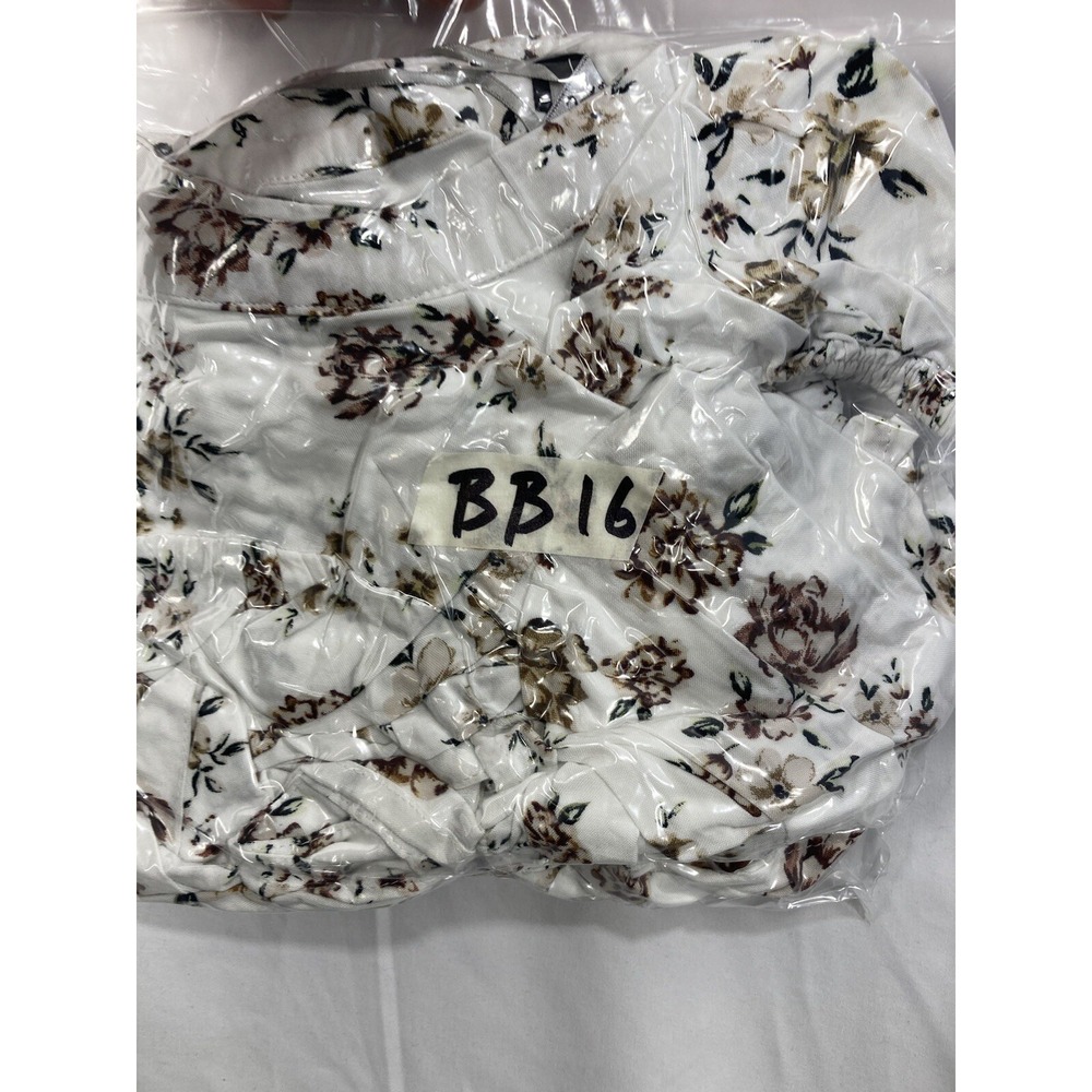 Velvet Heart Floral Print Blouse Size Small White Rayon Tie Ruffle V Neckline - Picture 15 of 15